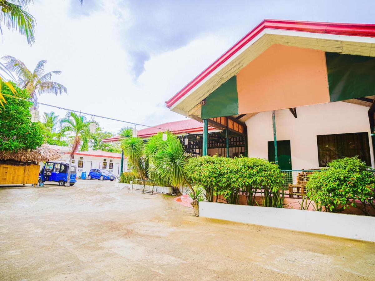 Oyo 875 Madhavi Beach Resort Balibago エクステリア 写真