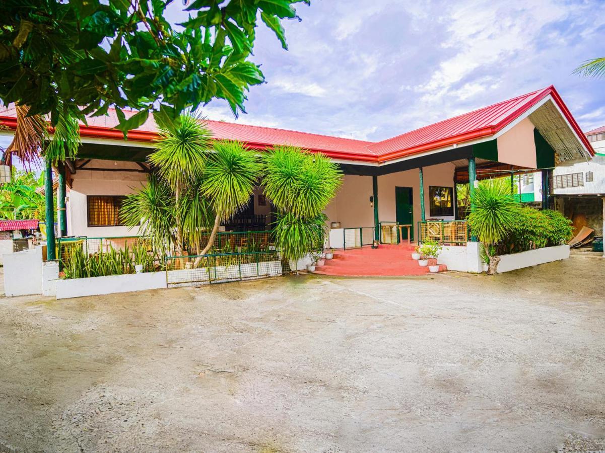 Oyo 875 Madhavi Beach Resort Balibago エクステリア 写真