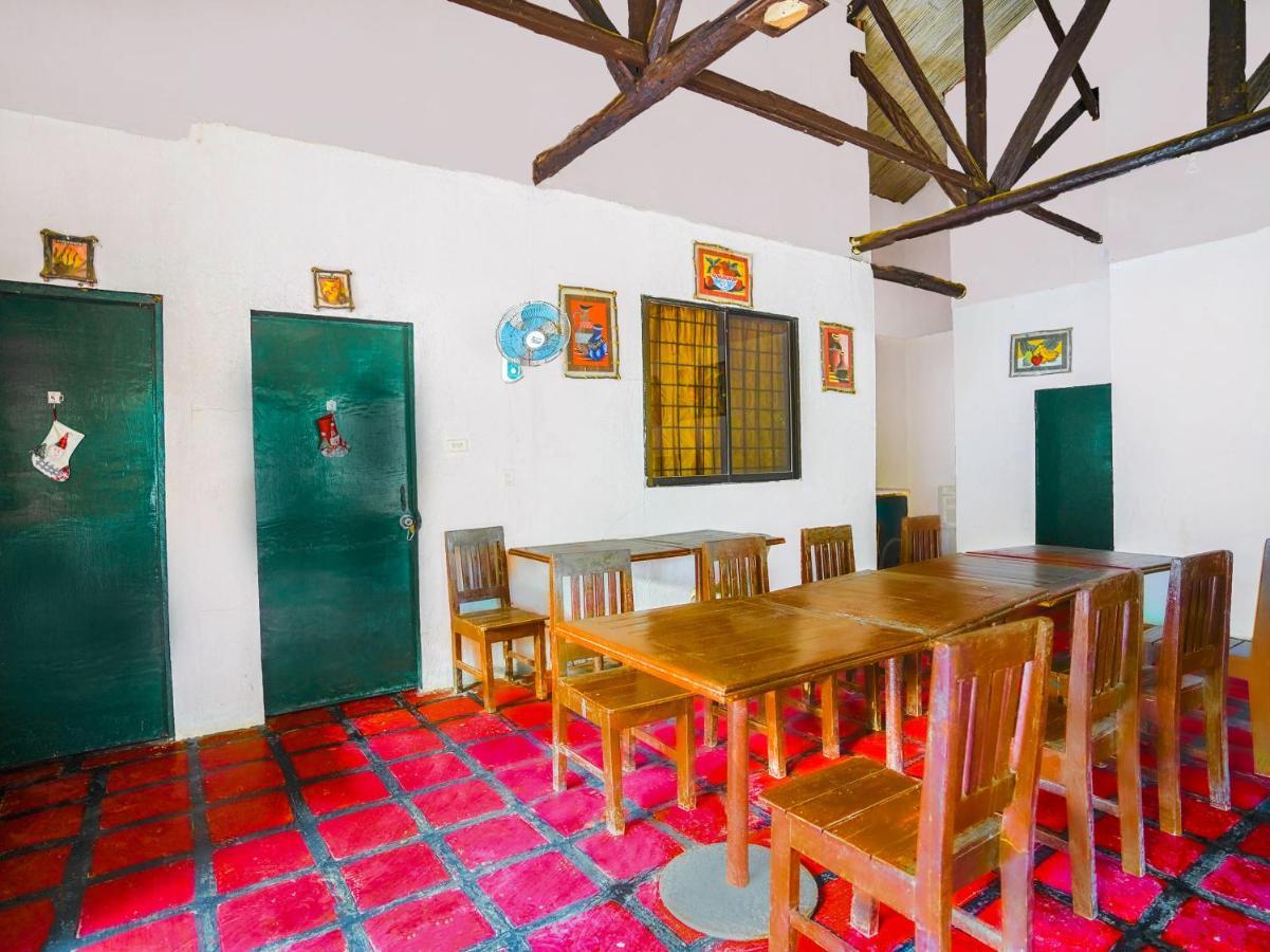 Oyo 875 Madhavi Beach Resort Balibago エクステリア 写真