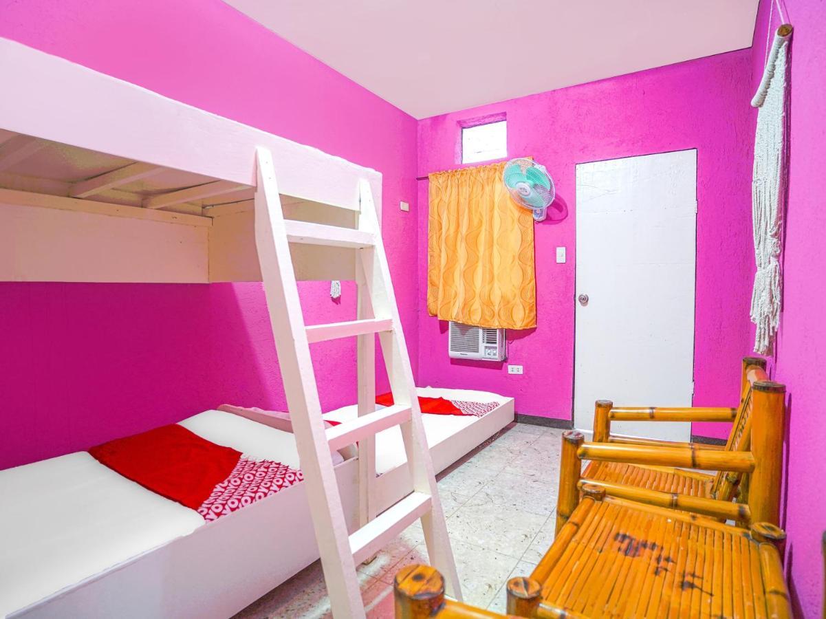 Oyo 875 Madhavi Beach Resort Balibago エクステリア 写真